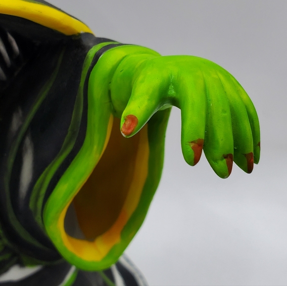 Vintage Witch Candle Holder Figurine Ceramic Halloween Decoration 6.25 inch Tall - Picture 7 of 16